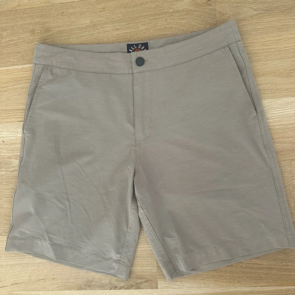 Faherty Tan Flat Front Shorts 33